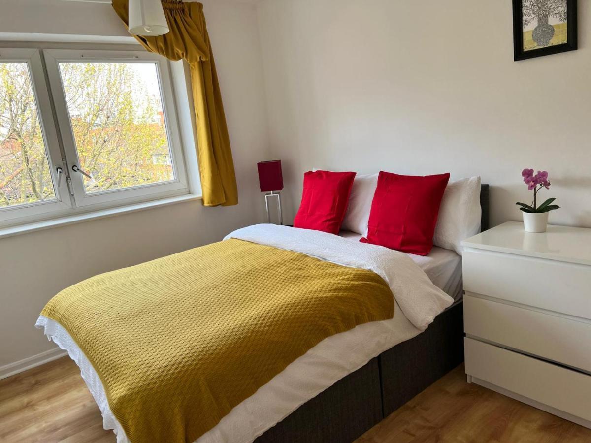 Morden 2 Bedroom Apartment Tower Bridge London Eksteriør billede